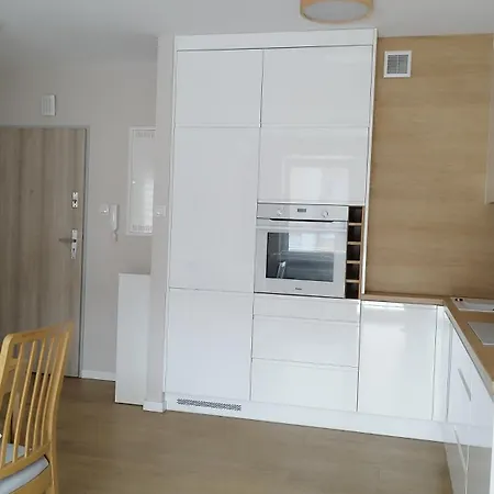 Z Garazem- Zatrzymaj Sie Wygodnie, Z Garazu Prosto Do Apartamentu Lägenhet