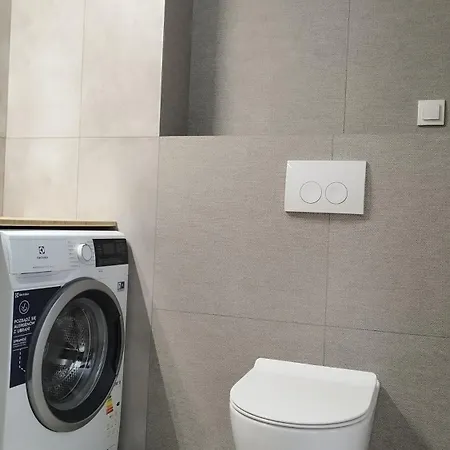 Lägenhet Z Garazem- Zatrzymaj Sie Wygodnie, Z Garazu Prosto Do Apartamentu *