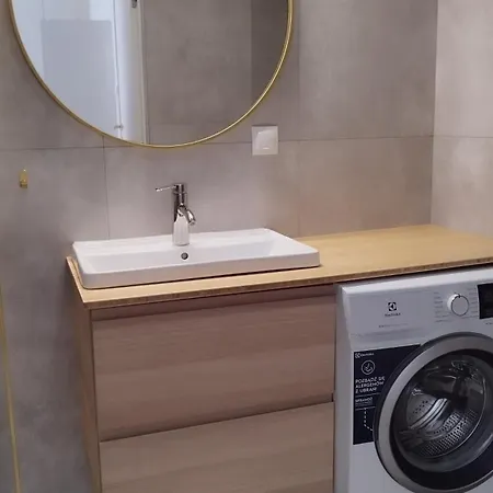 Lägenhet Z Garazem- Zatrzymaj Sie Wygodnie, Z Garazu Prosto Do Apartamentu